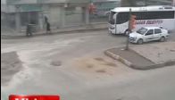 Kapıdan uçtu!
