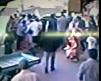 video Genç kız arabanın altında böyle kaldı