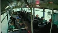 video Yolcular camdan fırladı