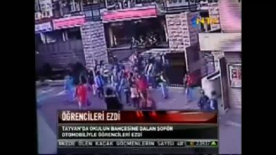 Öğrencileri arabasıyla ezdi