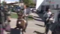 video Milletvekili, Meclis'e eşekle geldi