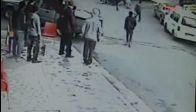Gençlerin kavgasına 'Rottweiler'li müdahale